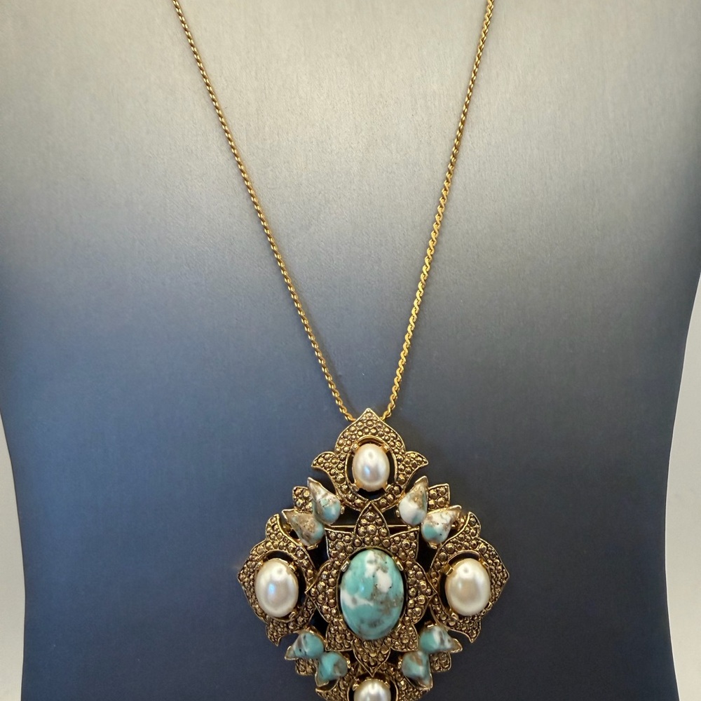 Vtg 1968 Sarah Coventry Remembrance Faux Turquoise Pearl Brooch and 16” Chain